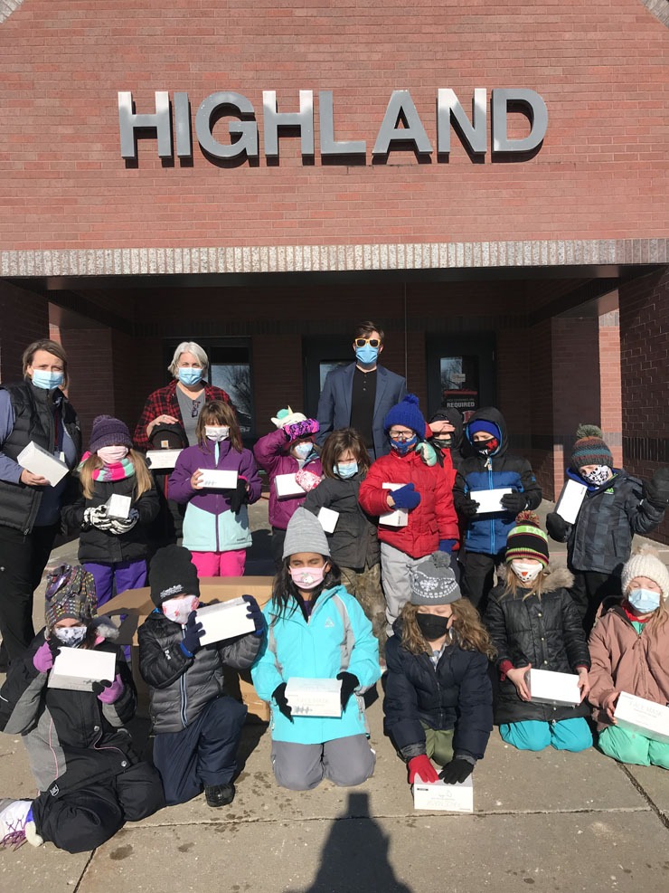 Cafe Dodici of Washington Donates Masks Highland Community School